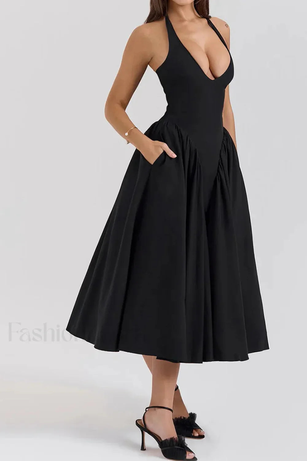 Deep V-Neck Backless Pure Desire White Slim Fit Maxi Dress