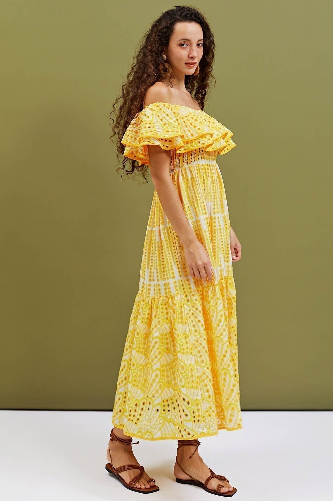 Dolly Embroidered Lace Off - shoulder A - line Flare Midi Dress - View 2