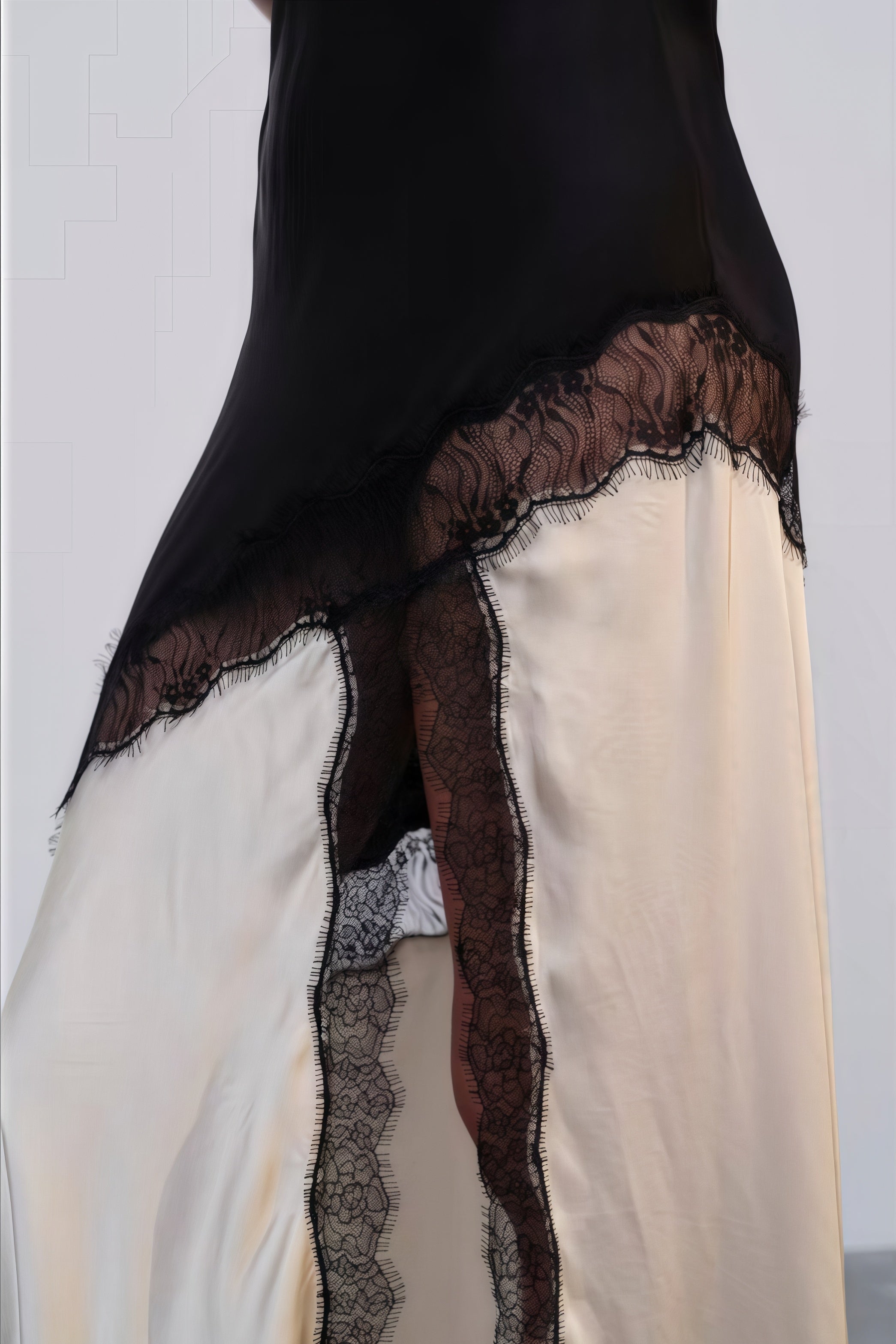 Danidse Sleeveless Lace Maxi Dress - View 5