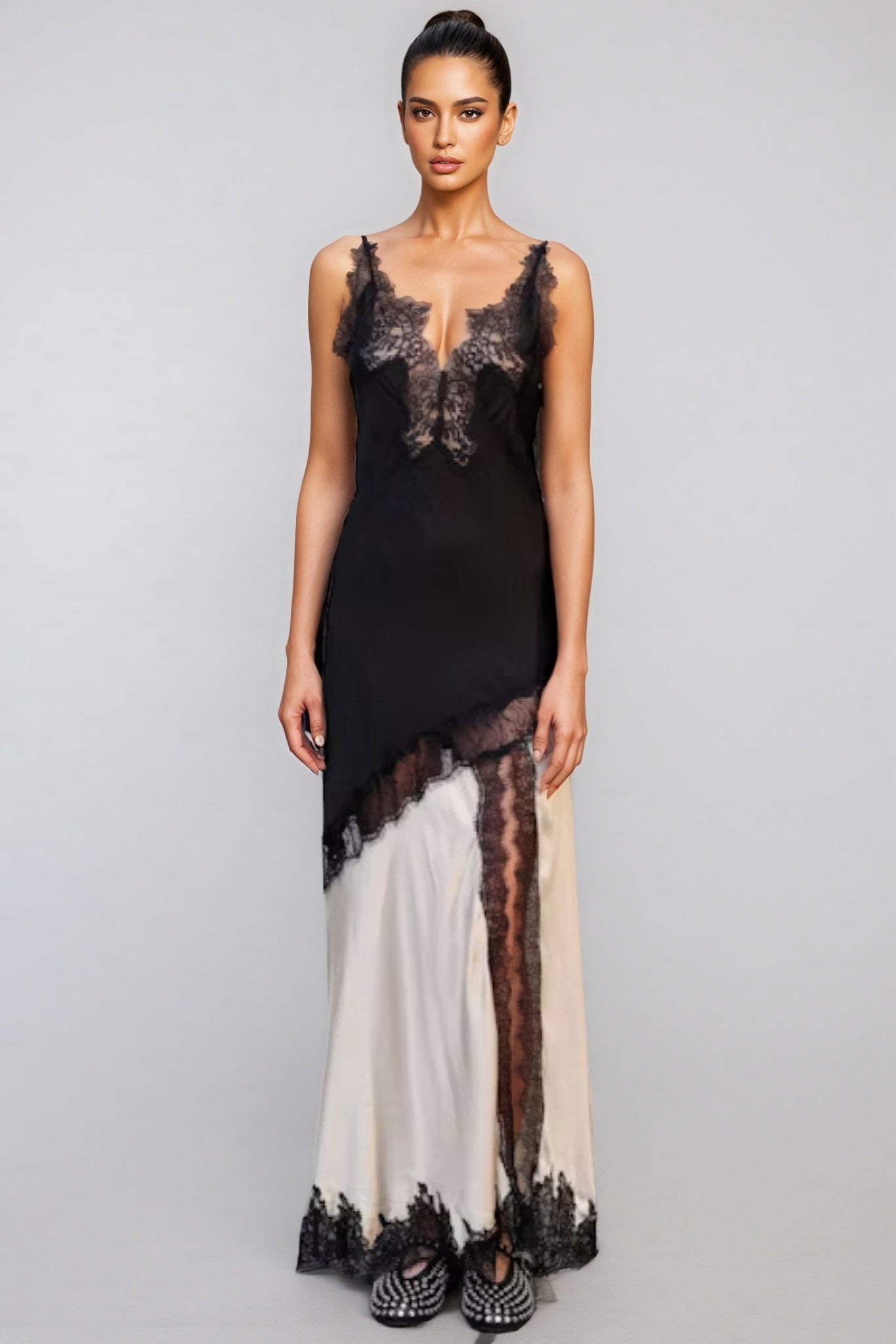 Danidse Sleeveless Lace Maxi Dress - View 2