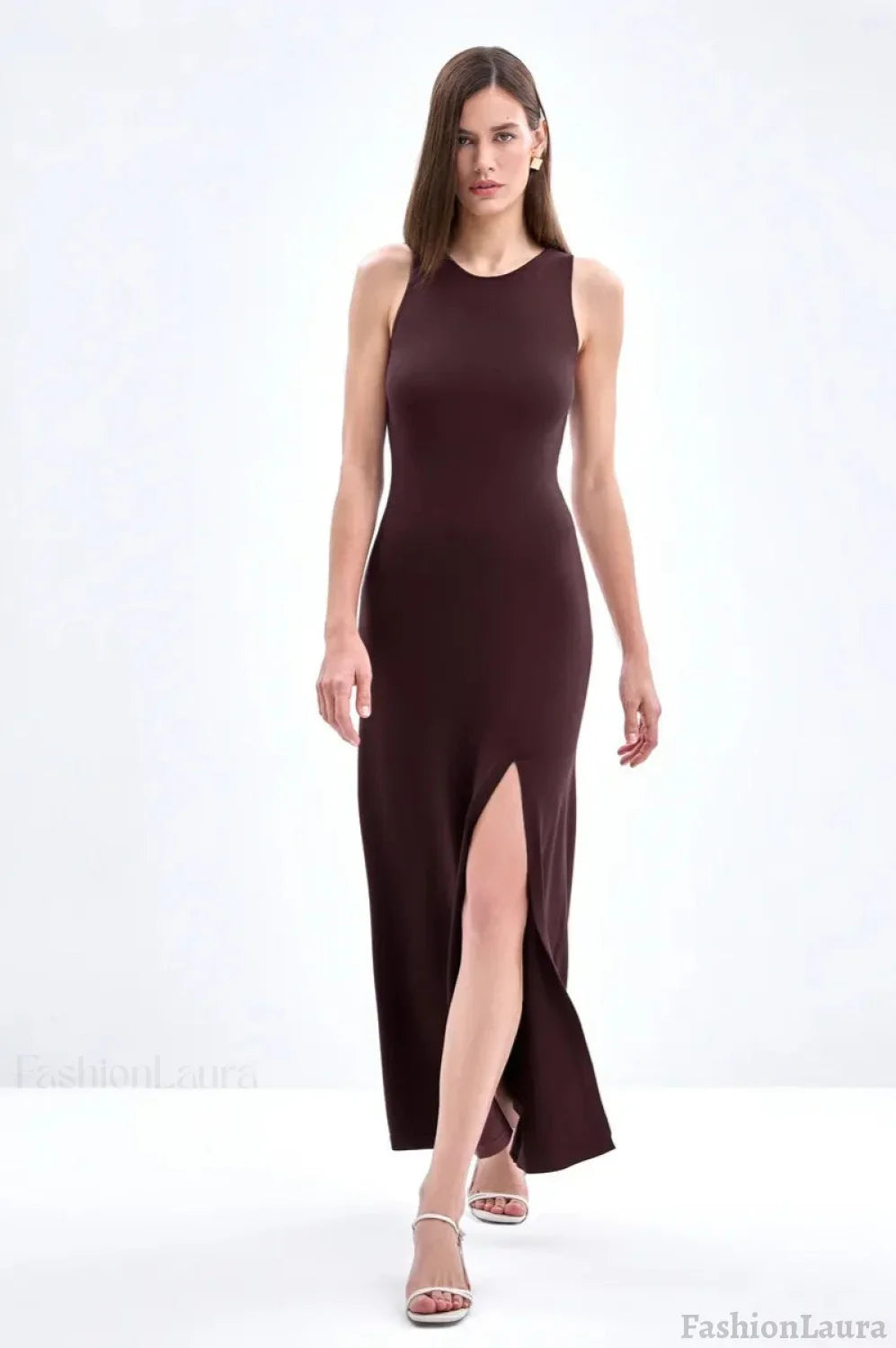 Elegant Knit Sleeveless Sweater Dress S / Brown