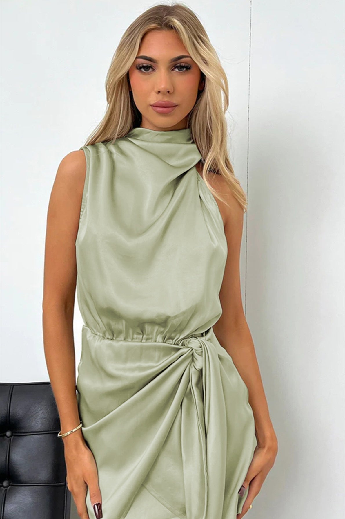 Lace Backless Deep V-Neck Long Sleeve Mini Dress