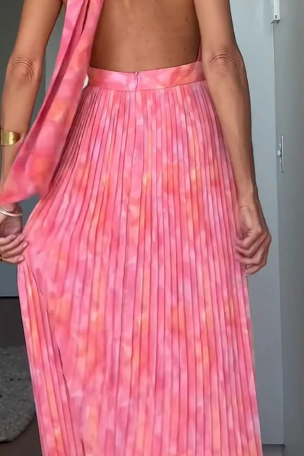Printed Halter Neck Plunge Bow Waist Pleated Maxi Dress 2