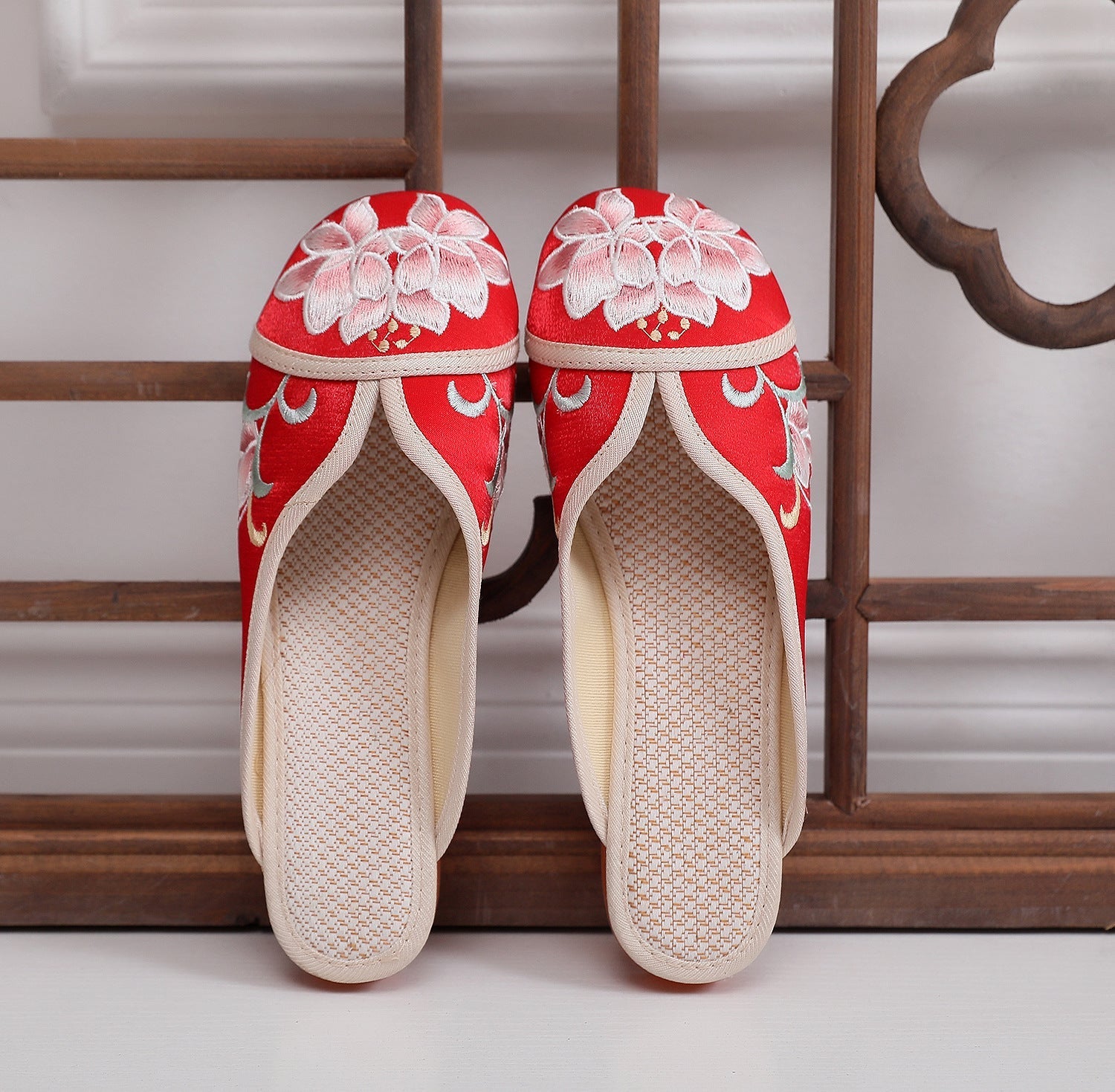Embroidered Lightweight Jelly Bottom Home Ethnic Style Ancient Slippers