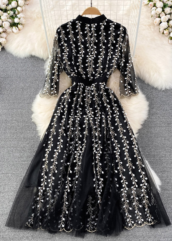 Classic Vintage Dress with a Flattering Fit
