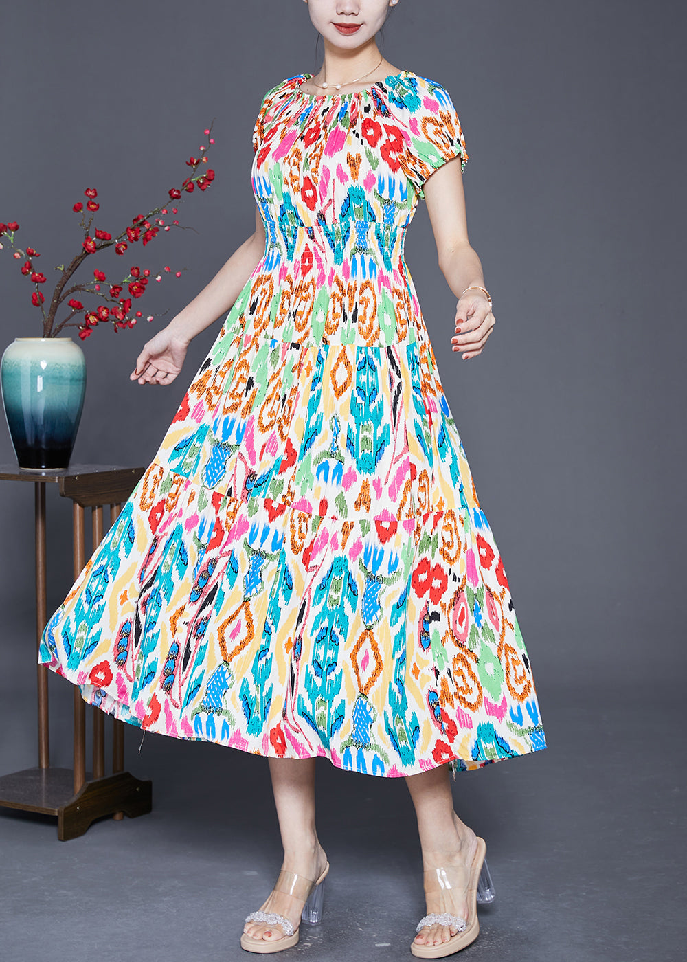 Beautifully Finished Dress in a Timeless Design
