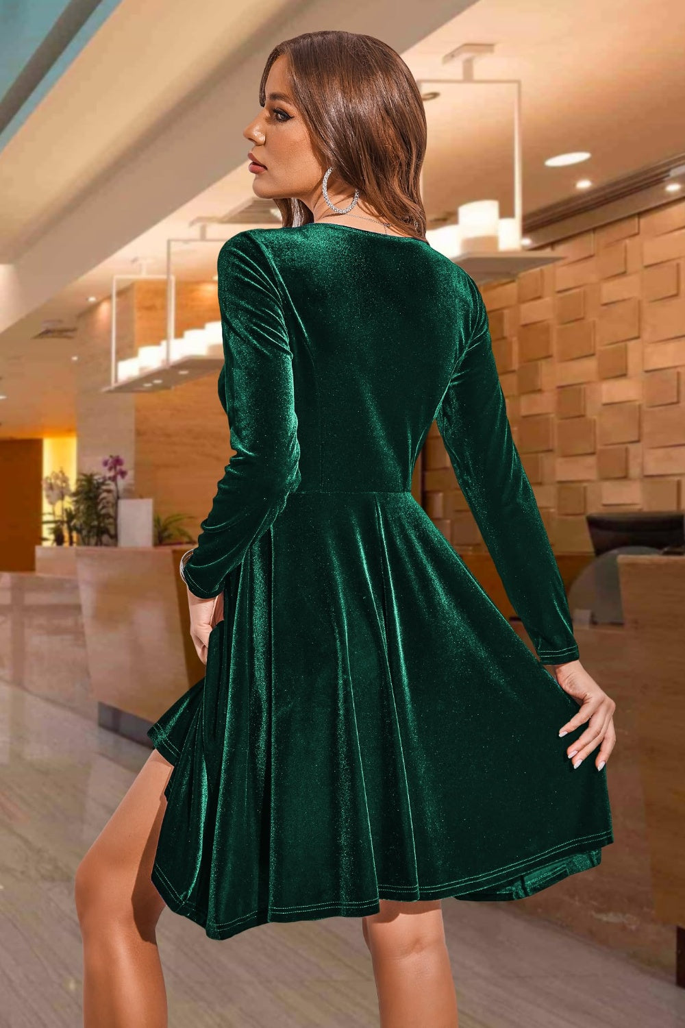 Yasmin Aesthetic Knee Length Dress with a Round Neckline and Long Sleeves Premium Wardrobe Essential