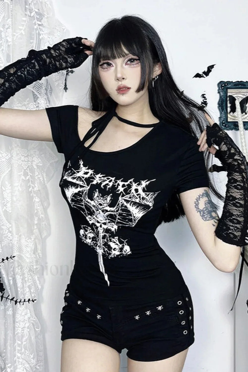 Gothic One Shoulder Print T-Shirt Black / S