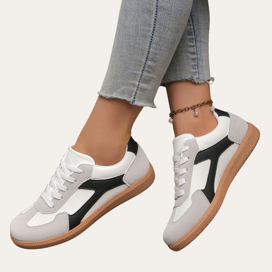 Lace Up Gum Sole Low Top Retro Sneakers