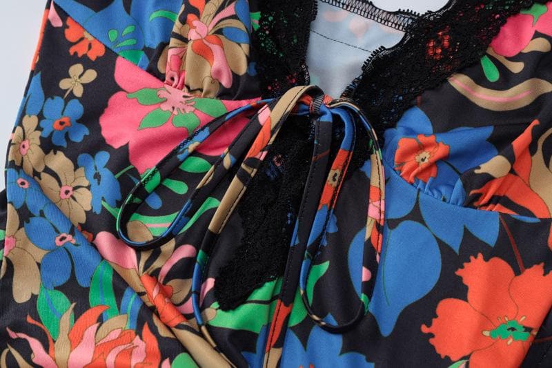 Lace hem sleeveless v neck flower print contrast maxi dress - View 6
