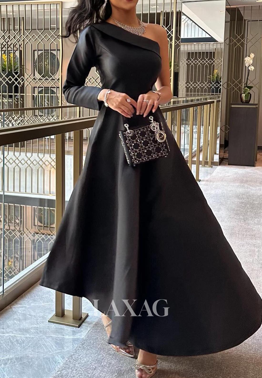 Asymmetrical-Neck One-Long-Sleeves A-Line Evening Dress Off-Shoulder Pleated Satin Formal Gowns