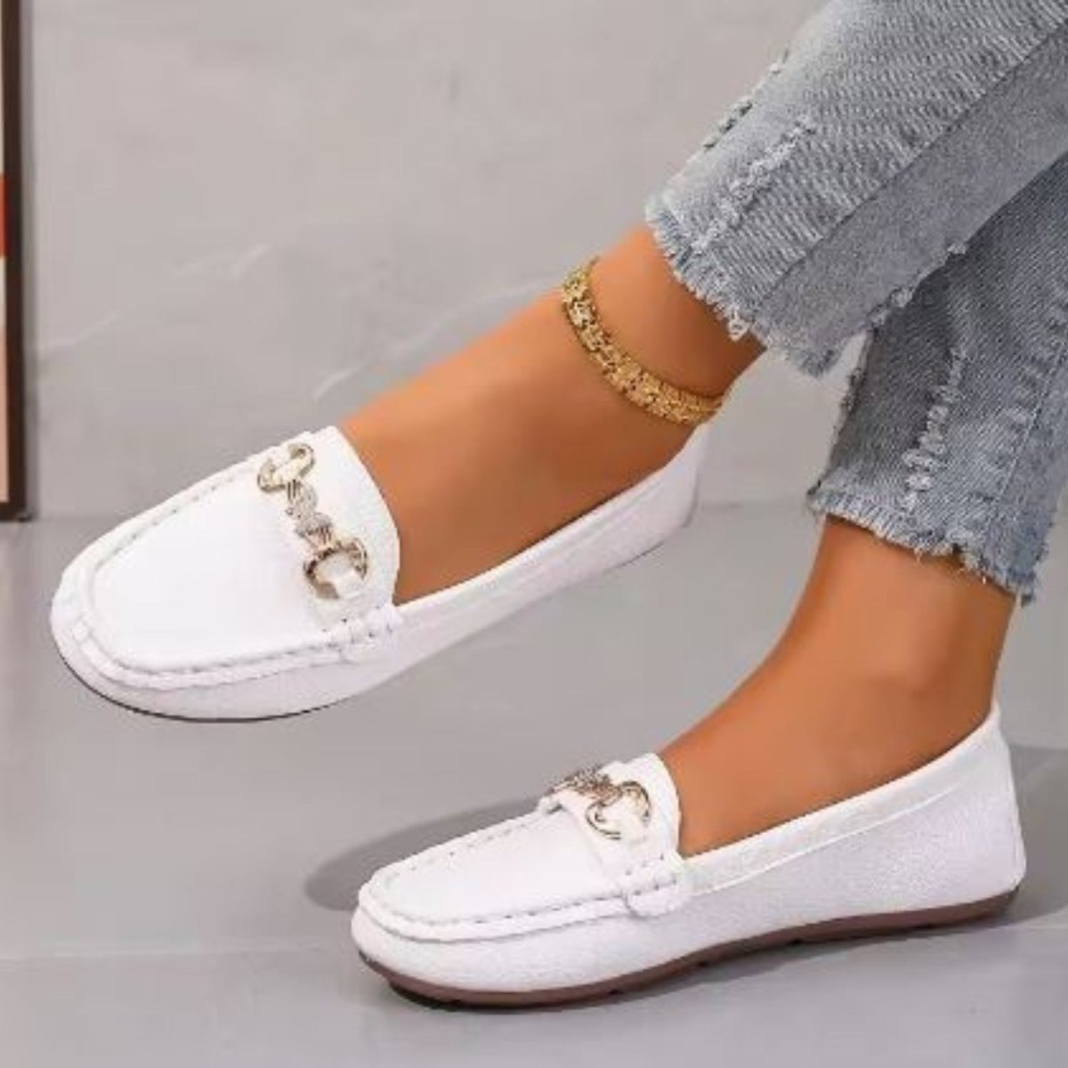 Round Toe Horsebit Buckle Flat Loafers