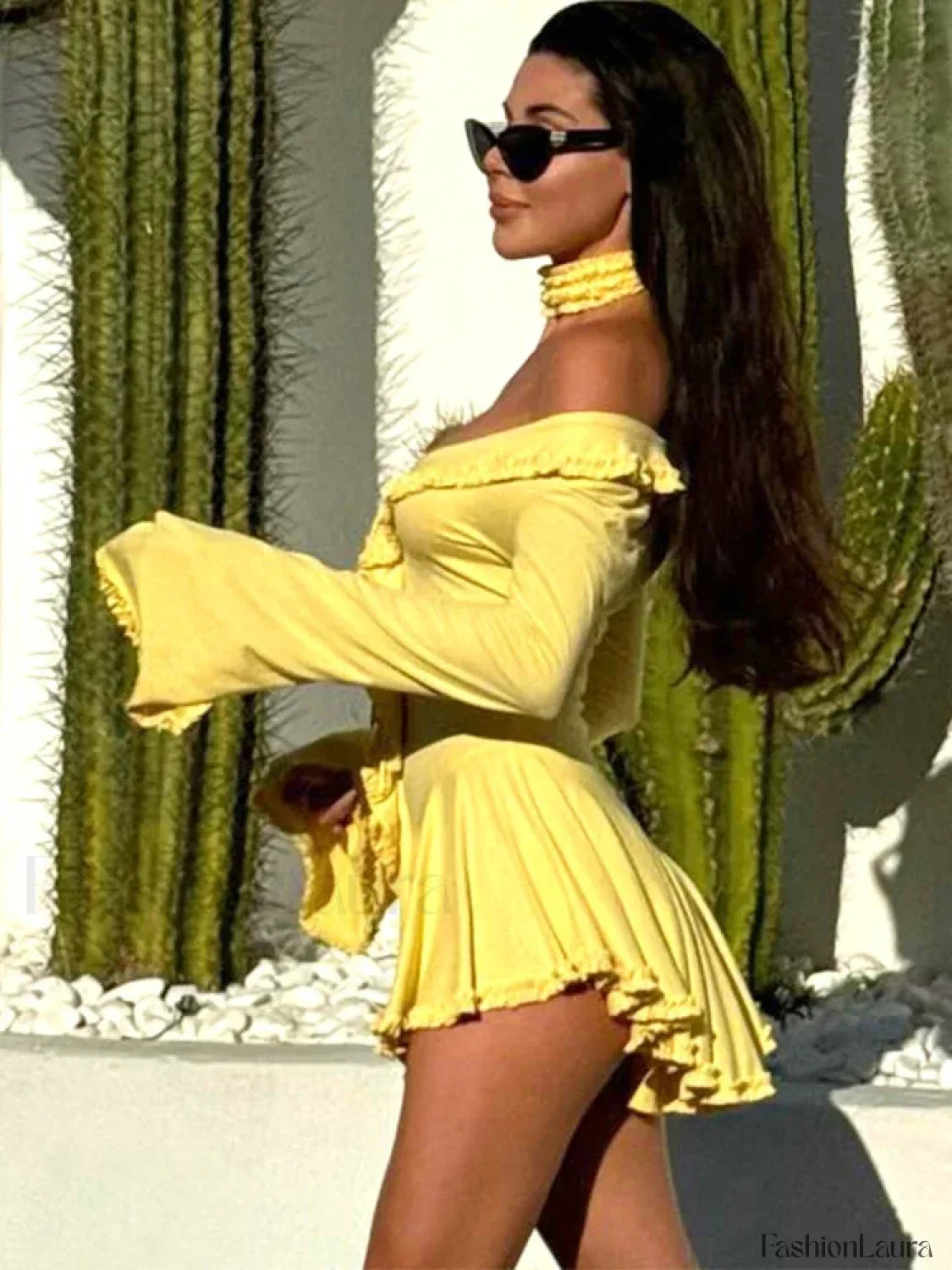 Lace Off-Shoulder Slim Mini Dress