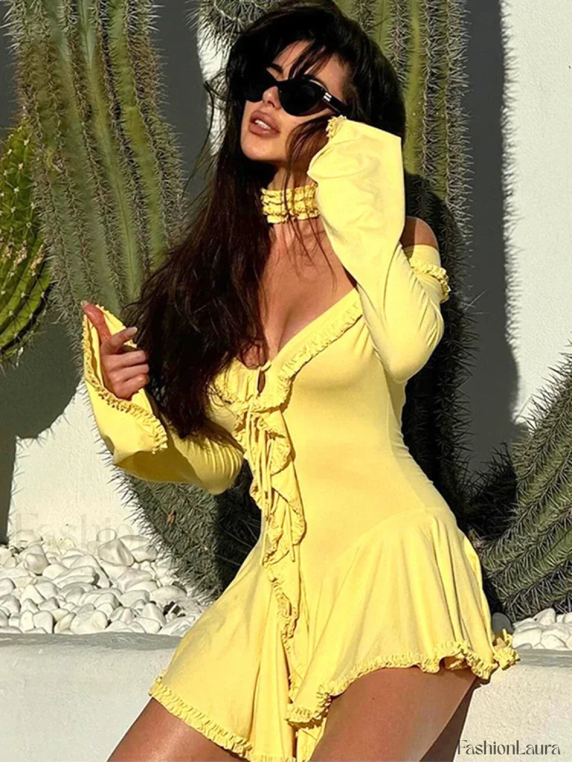 Lace Off-Shoulder Slim Mini Dress