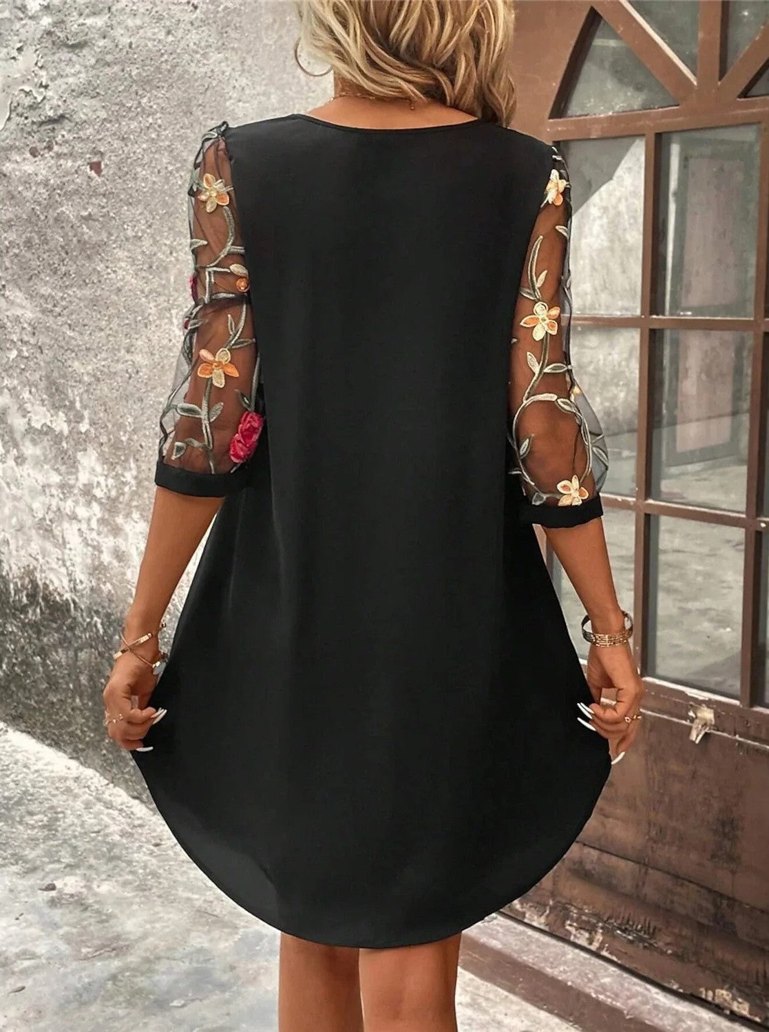 Floral Mesh Sleeve Keyhole Neck Shift Dress
