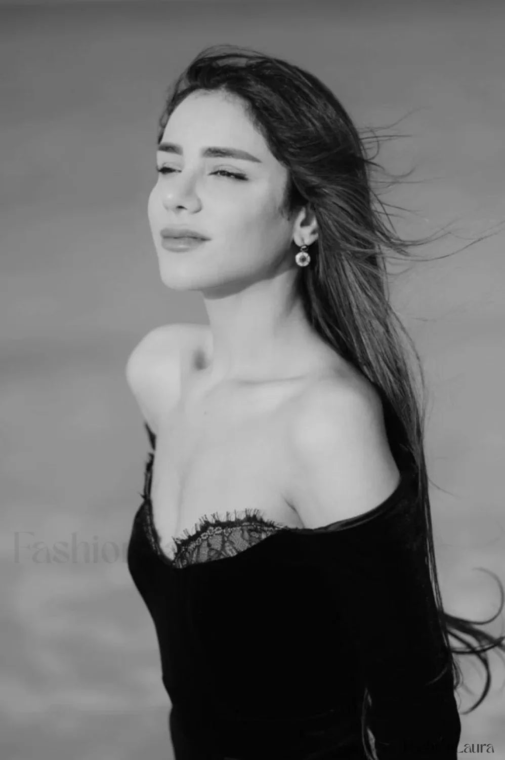 Palma Strapless Stylish Velvet Dress