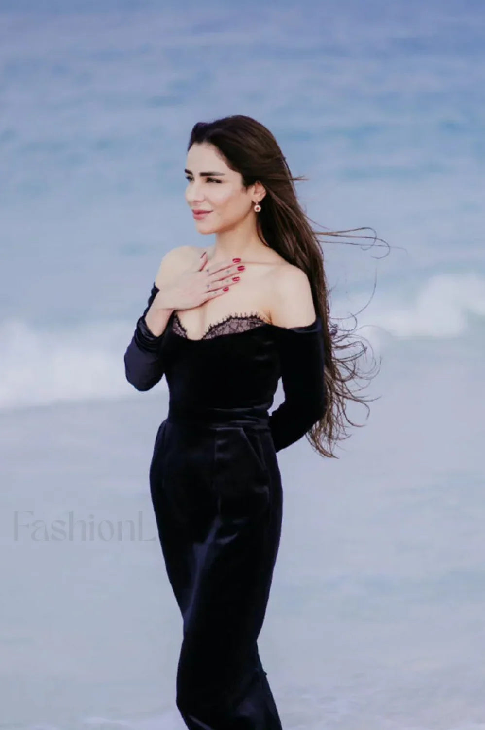 Palma Strapless Stylish Velvet Dress