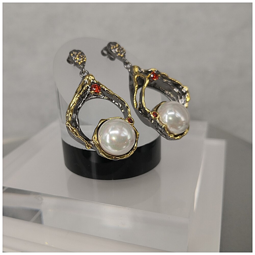 Gothic Hyperbole Geometric with Exaggerated Pearl Woman Earrings
