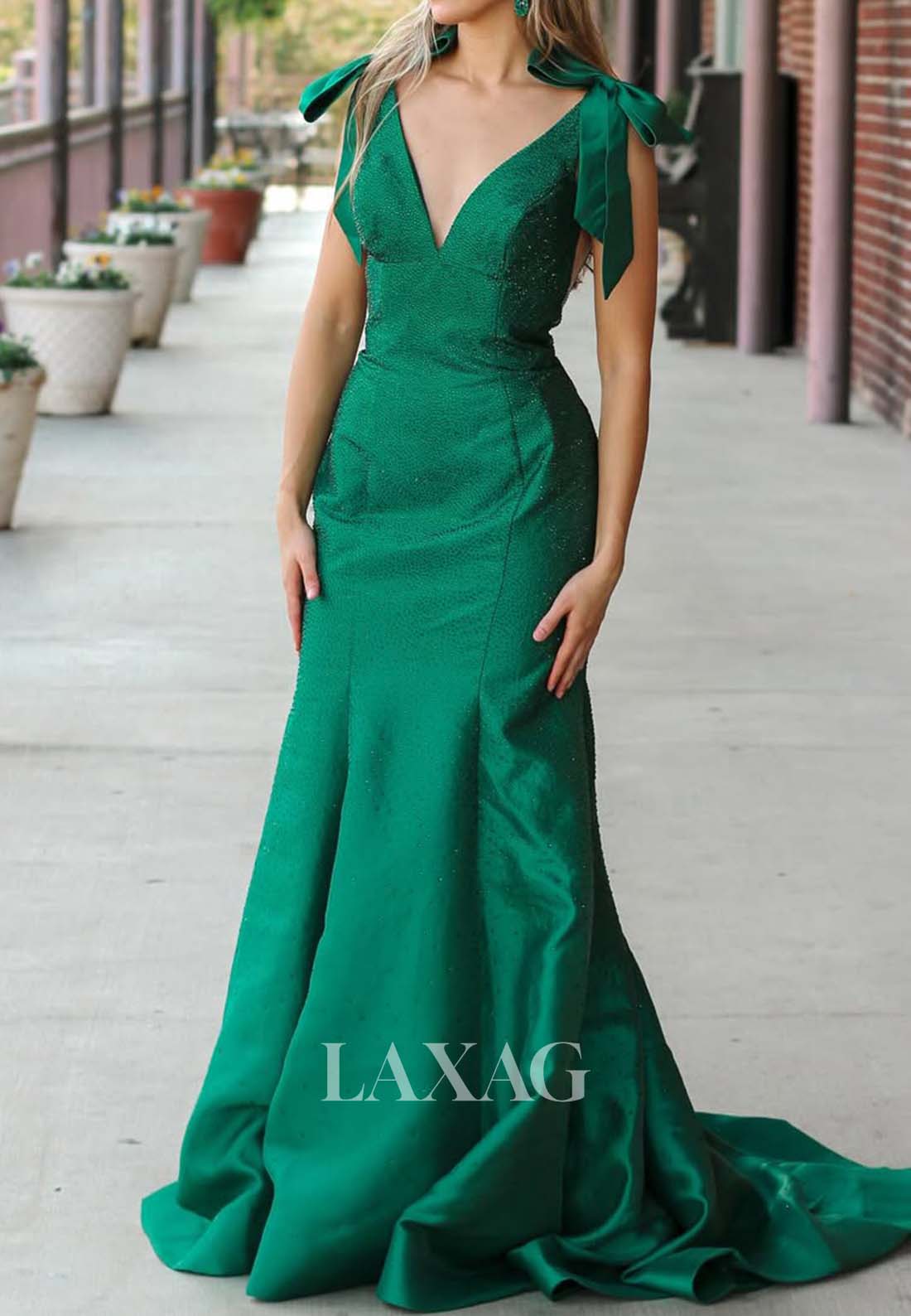 Deep V-Neck Sleeveless Bows-Straps Evening Gowns Pleated Satin Trumpet Mermaid Prom Dress