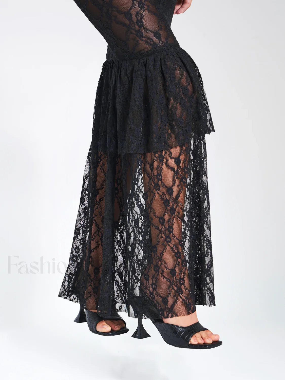 Quennell Black Lace Charming Corset Maxi Dress