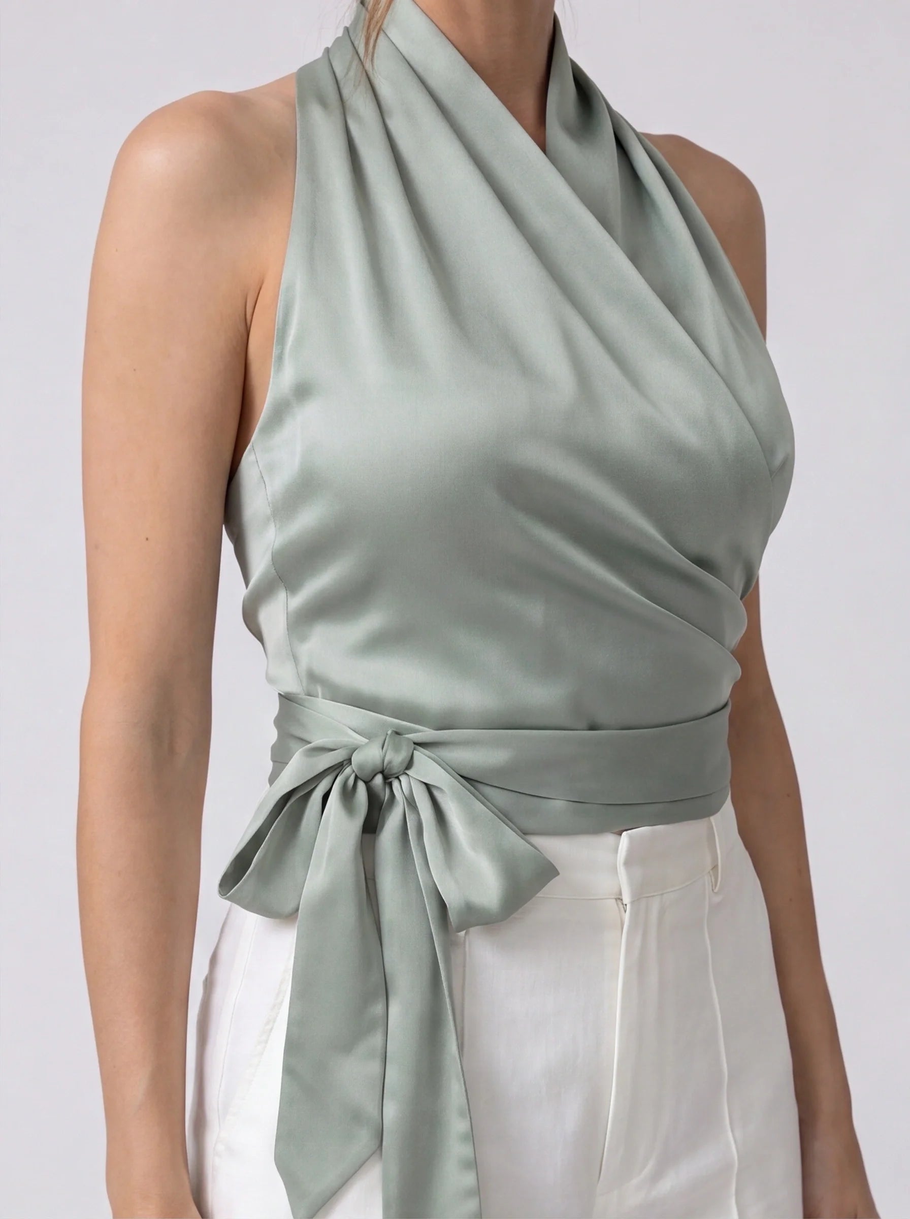 Elegant Minimal Halter Neck Top with Adjustable Straps and Breathable