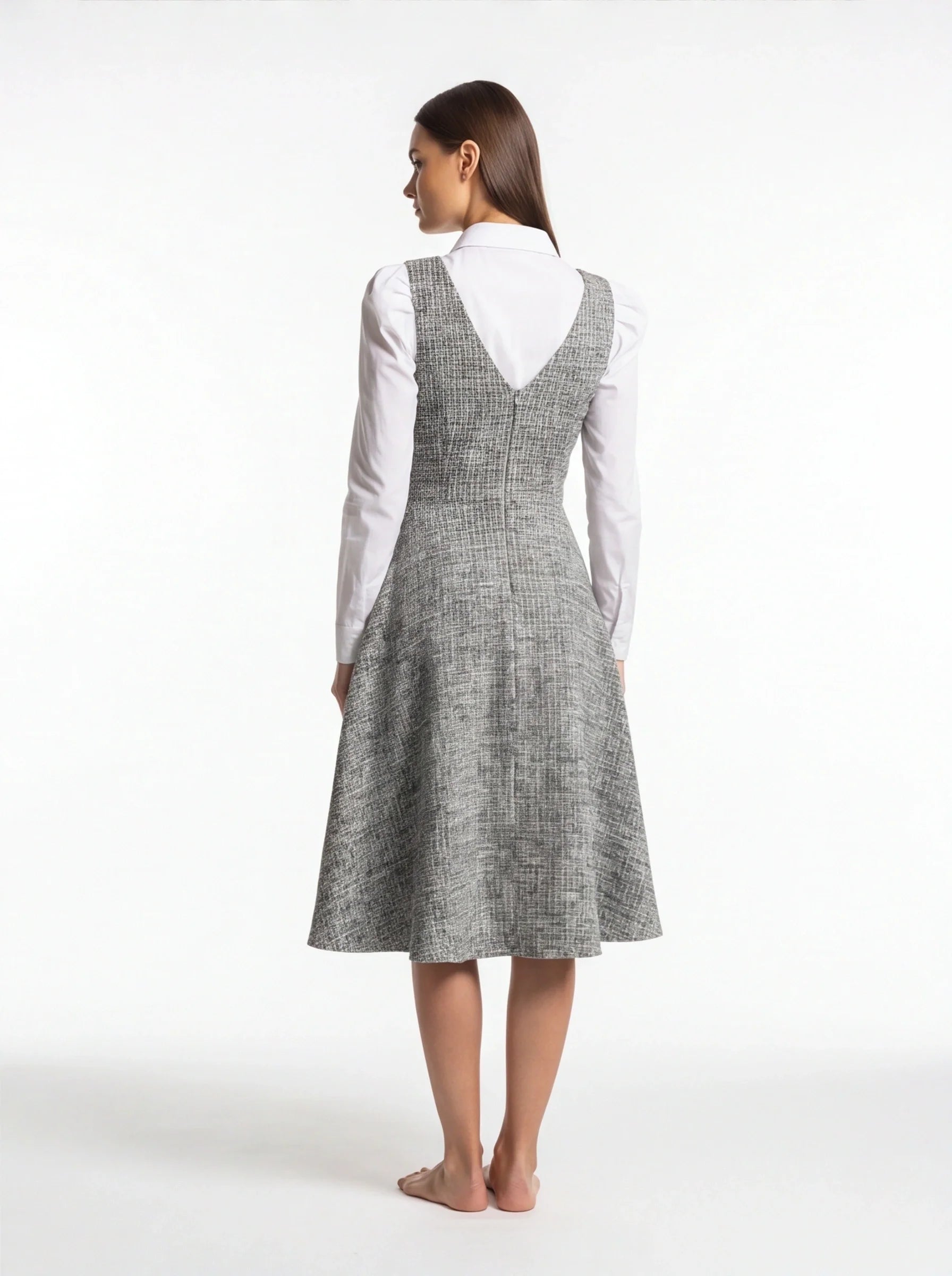 Elegant A-Line Cocktail Dress with Lace Accents and Sleeveless Design