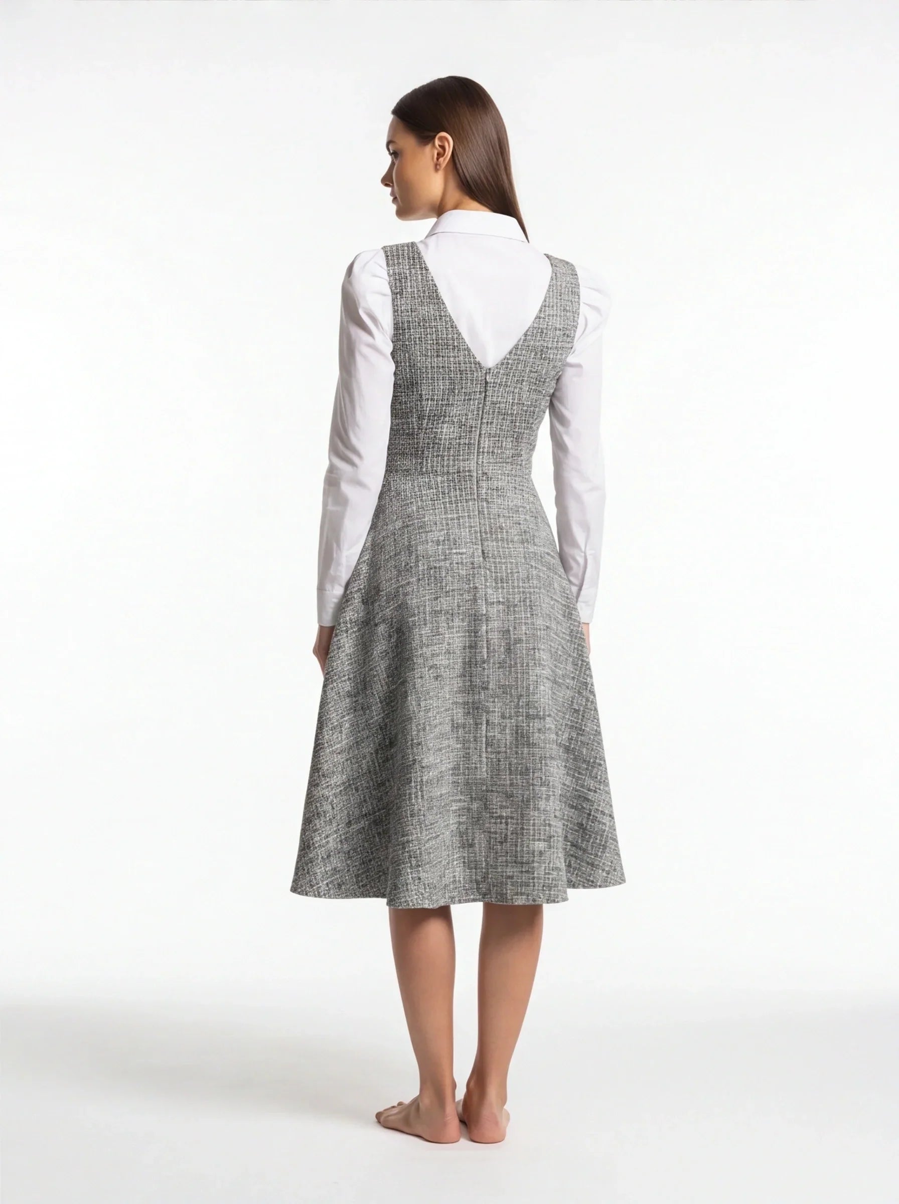 Elegant A-Line Cocktail Dress with Lace Accents and Sleeveless Design