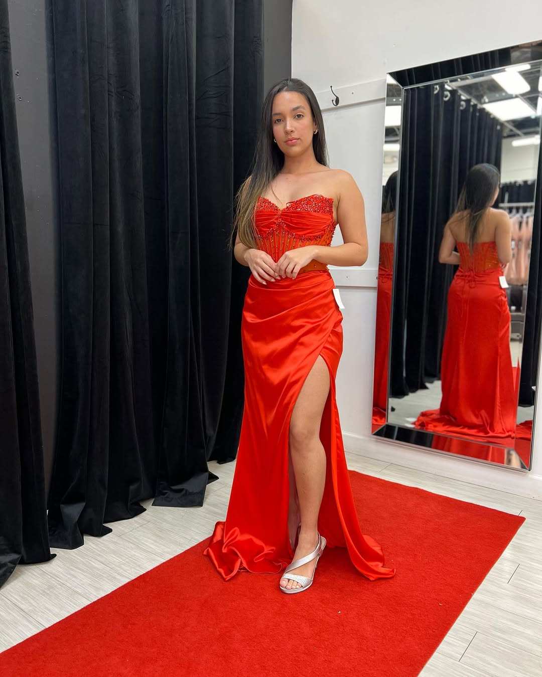 Spaghetti Straps Sweetheart Seeleveless Sheath High Split Pleated Satin Prom Dress with Beads Evening Dress