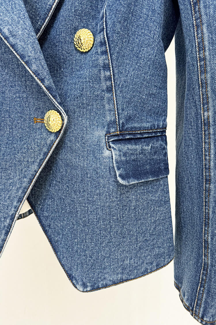 Relaxed Dress Inspired by Contemporary Streetwear Fashion 3