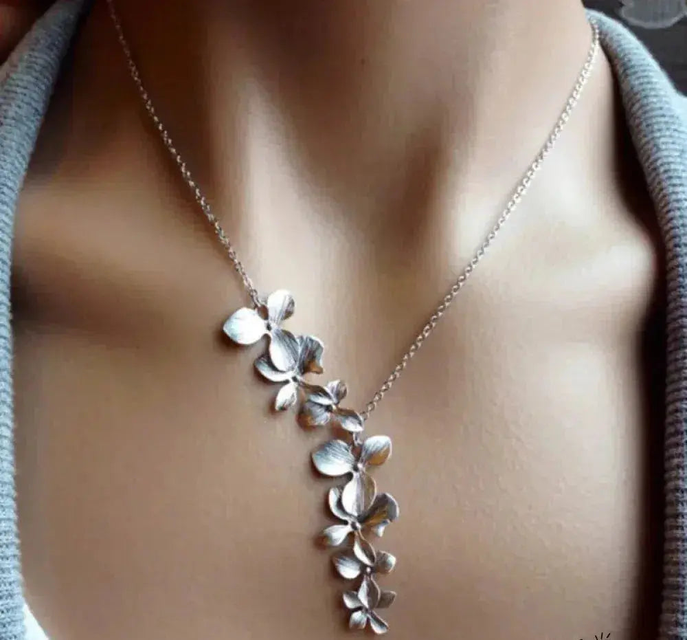 Flower Cluster Pendant Chain Necklace