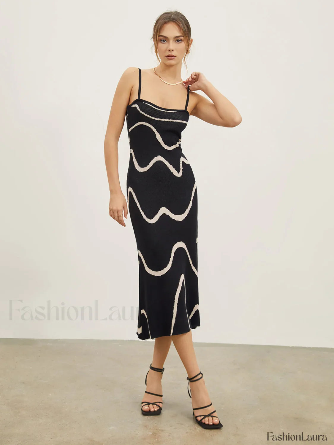 Wavy Print Graceful Strap Midi Dress