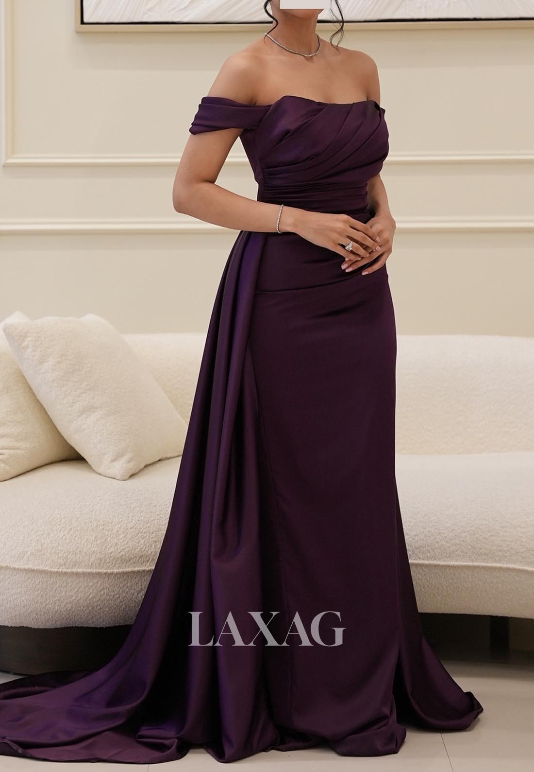 Off-Shoulder Sleevelesss Pleated Mermaid Evening Dress Scoop-Neck Train Satin Formal Gowns