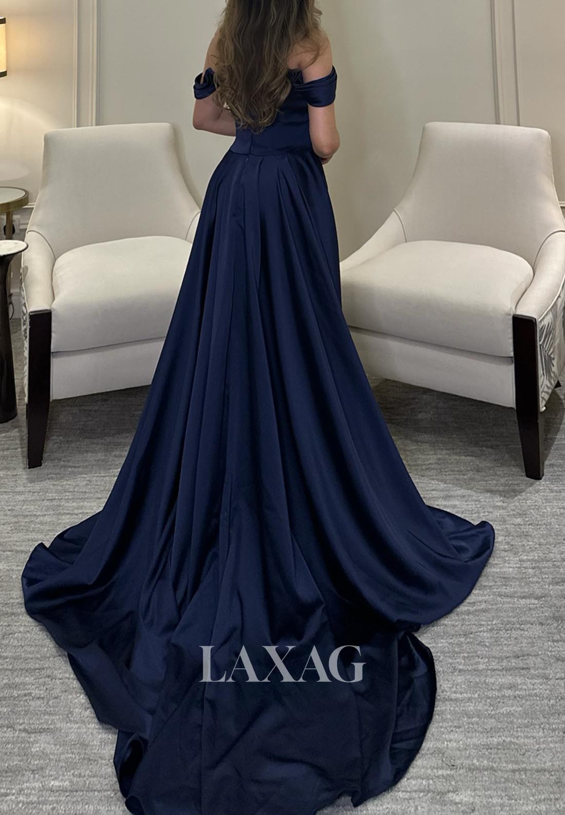 Off-Shoulder Sleevelesss Pleated Mermaid Evening Dress Scoop-Neck Train Satin Formal Gowns