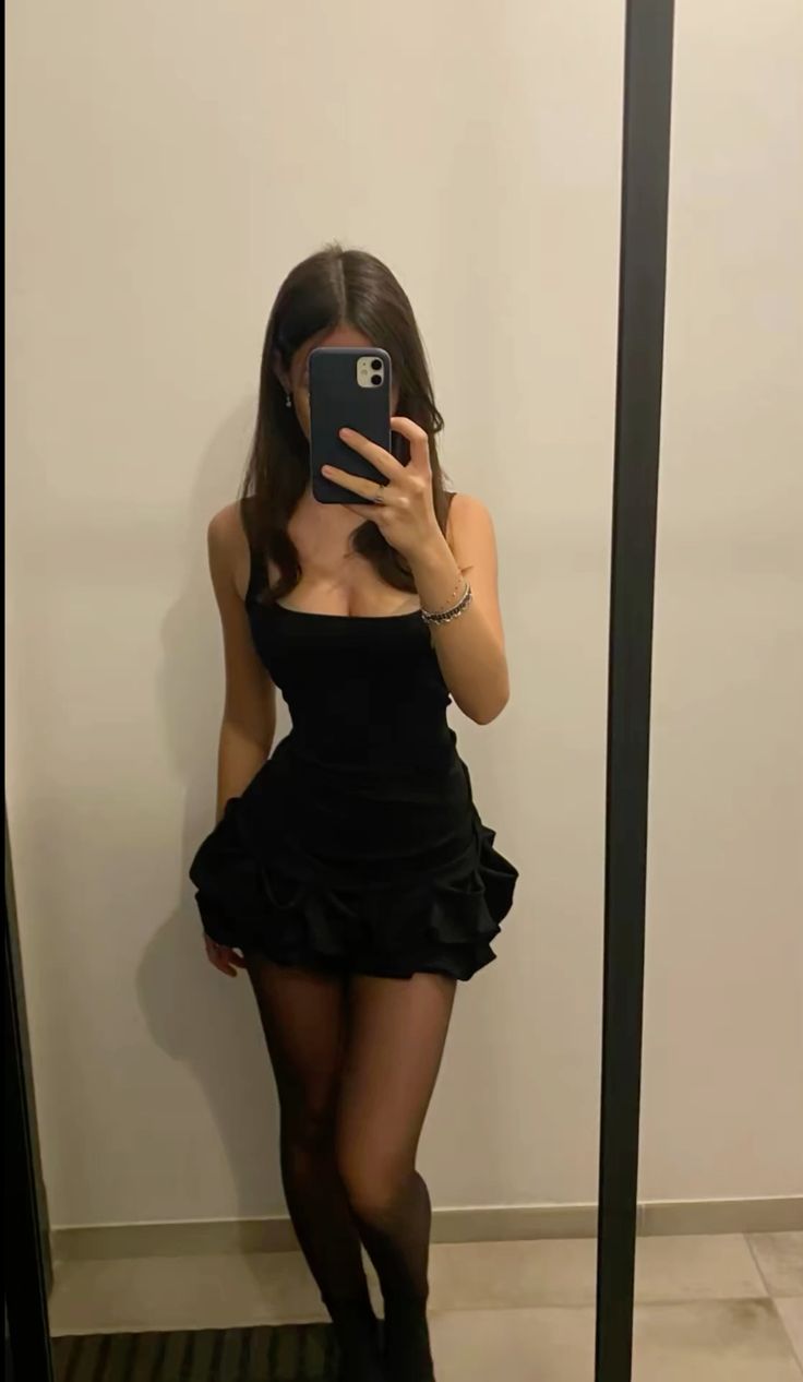 Black Sleeveless A-Line Ruffled Hem Short Homecoming Dresses