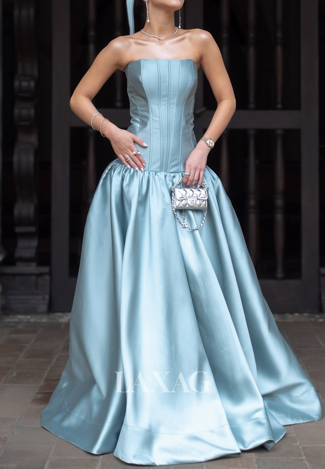Off-Shoulder Tube Top Sleeveless A-Line Evening Dress Pleated Satin Floor-Length Formal Gowns