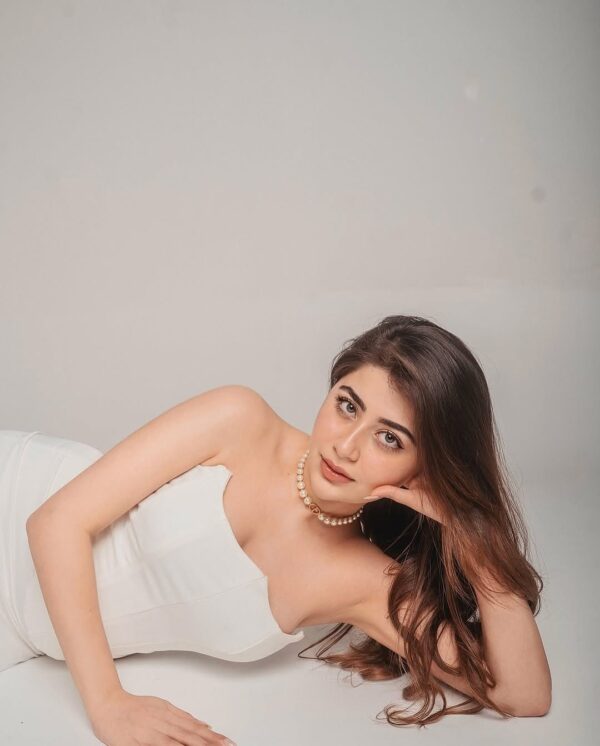 Aditi Bhatia X Miakee ��������� Cameron