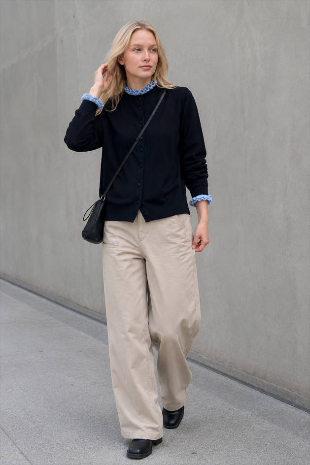 Contrast Ruffle Trim Crew Neck Button Front Knit Cardigan