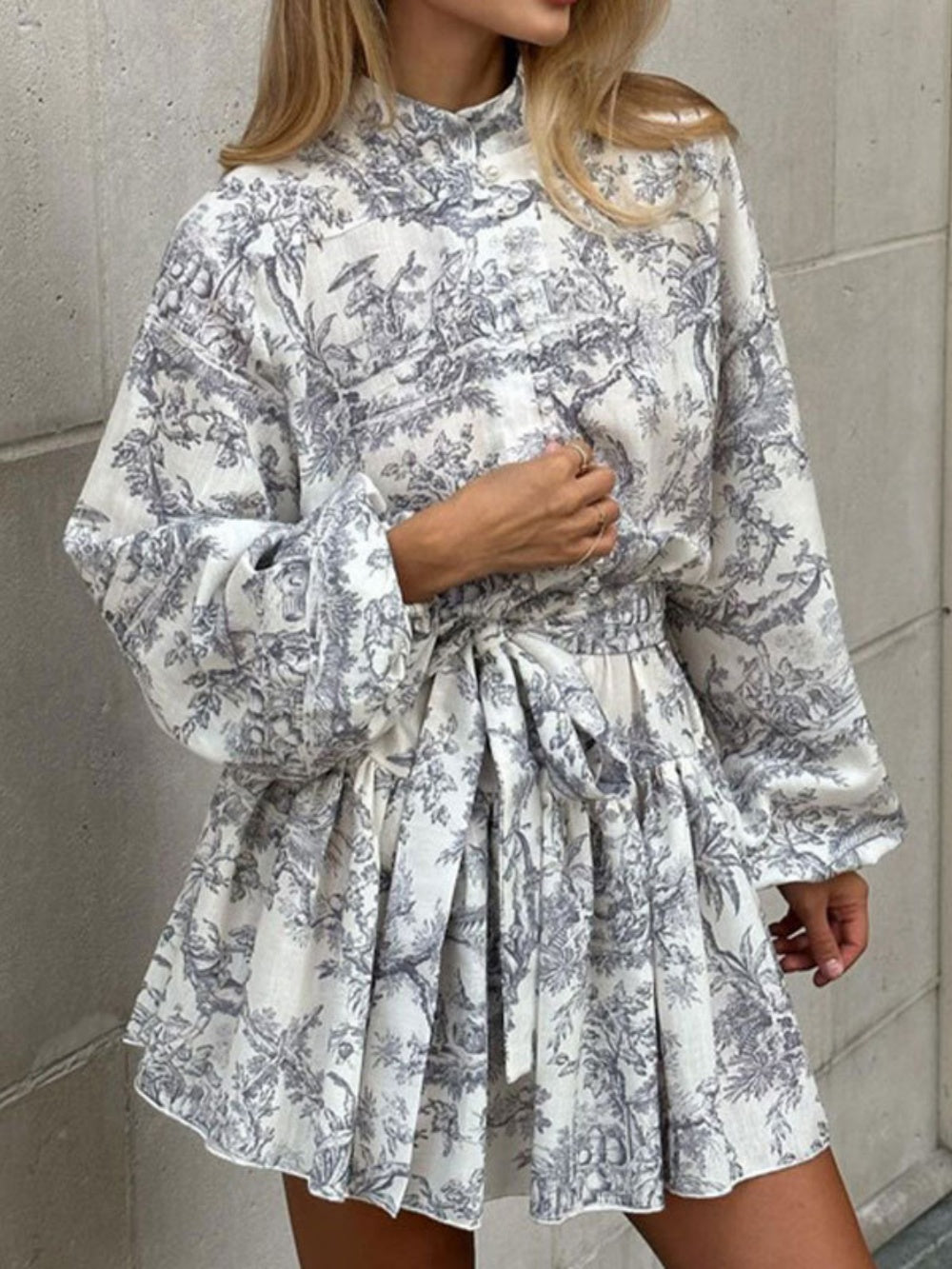 Elegant long-sleeved tie-neck printed dress Grey