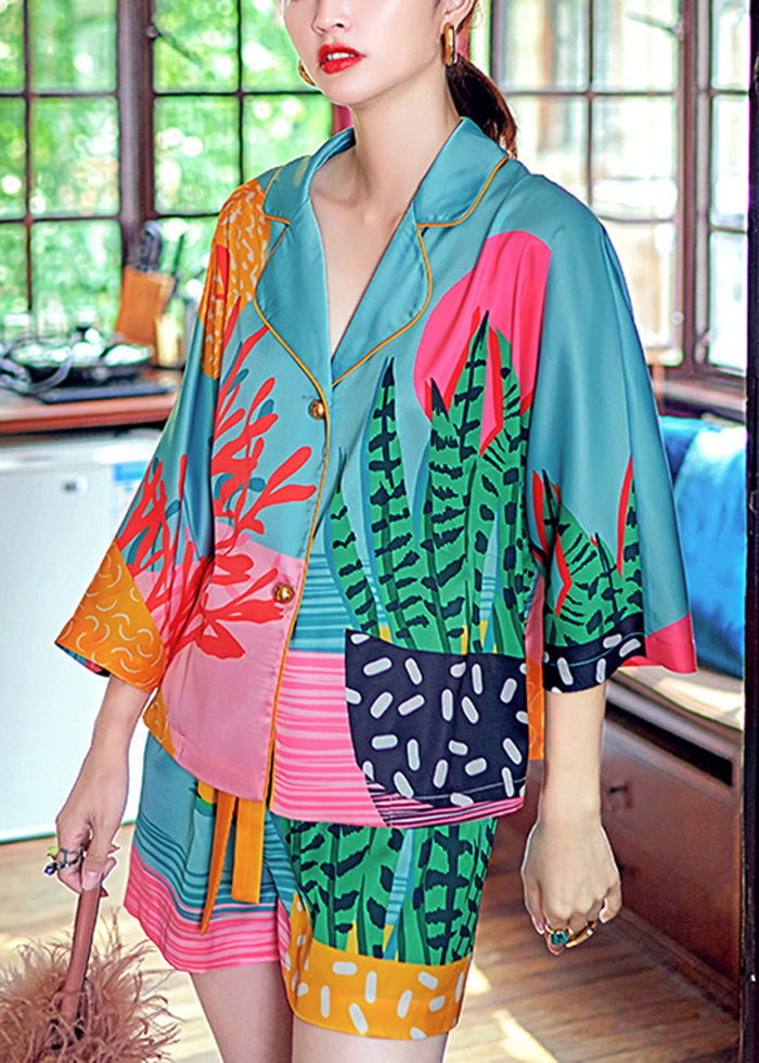 Casually Elegant Garment with a Refined Edge