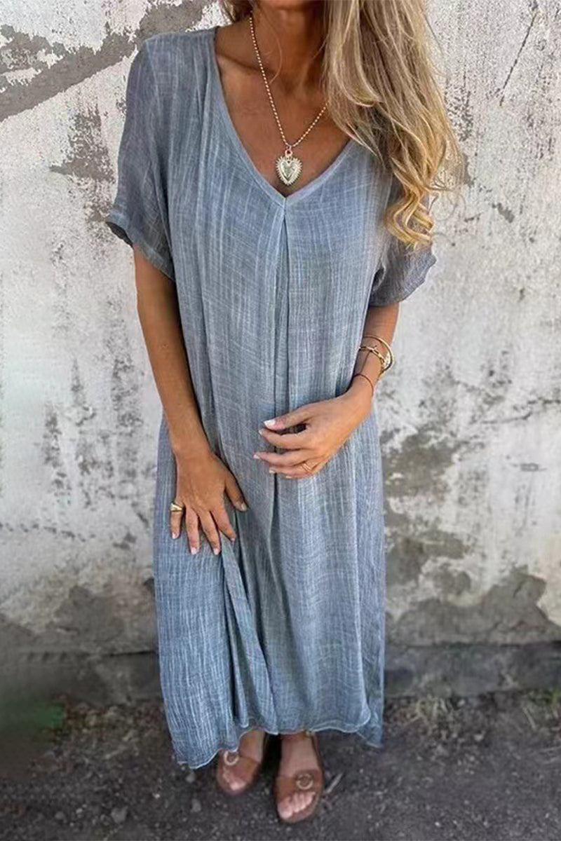 Beautifully Finished Dress in a Timeless Design