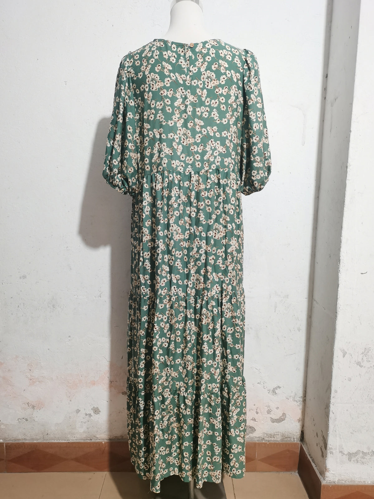 Ditsy Floral Print Crew Neck Puff Half Sleeve Tiered Maxi Dress 11