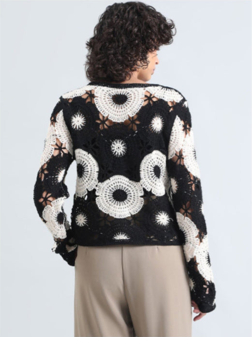Women Embroidered Loose Knitted Long Sleeve Top