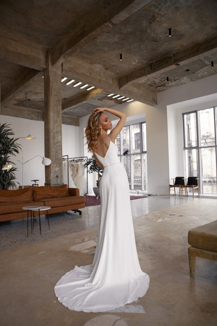 Retro Side Slip Sequin Backless Wedding Dress