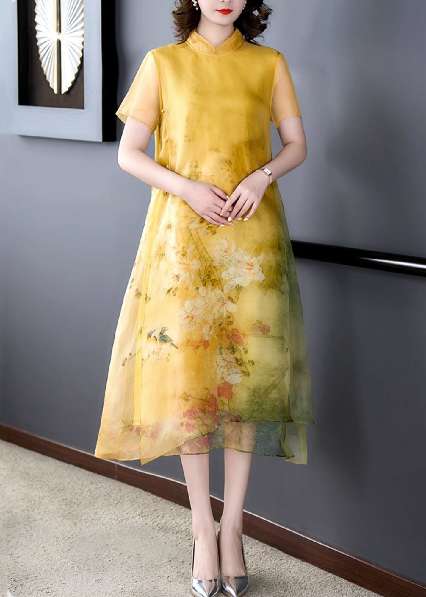 Well Tailored Dress with a Graceful Silhouette