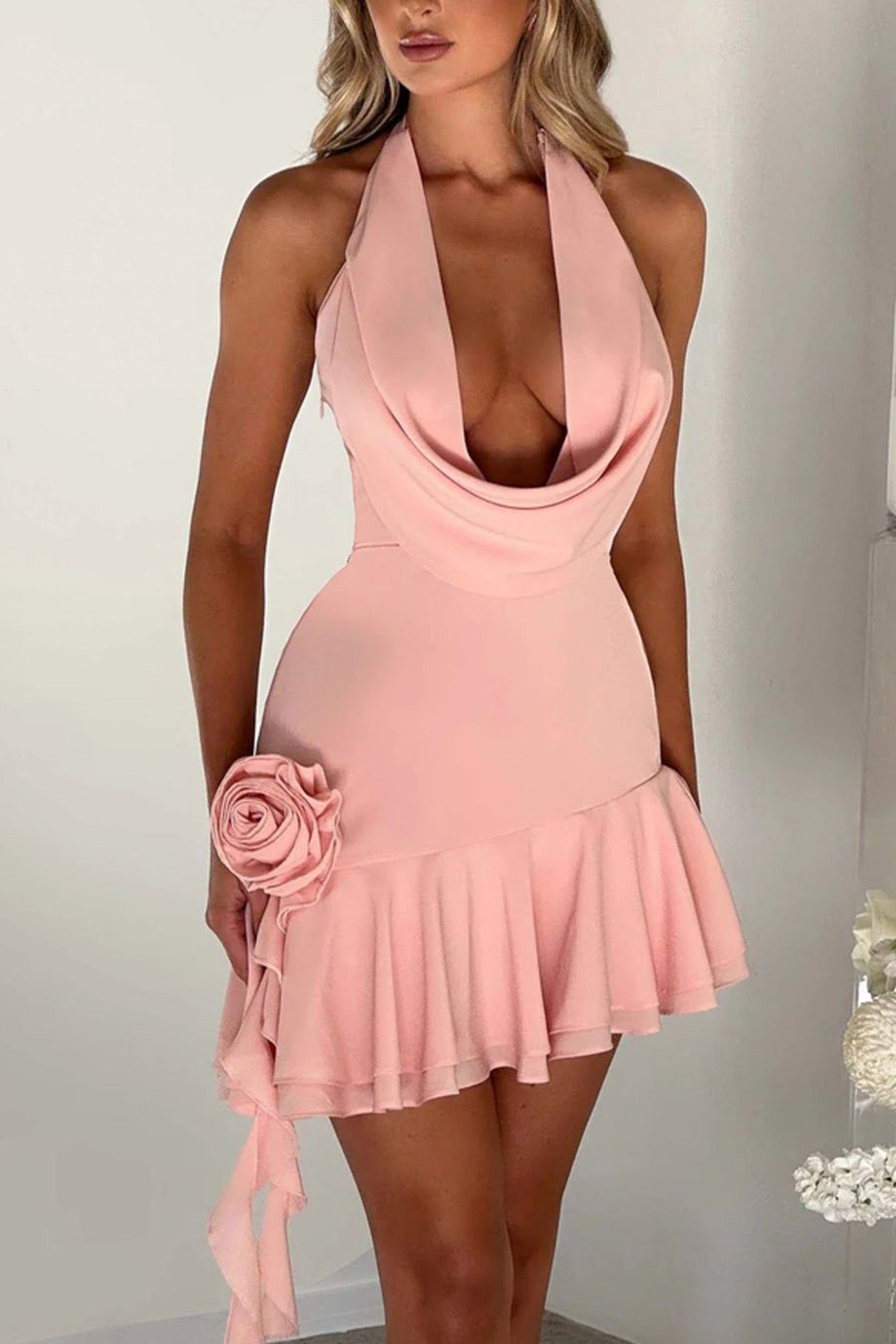 Gracefully Styled Dress for Any Occasion