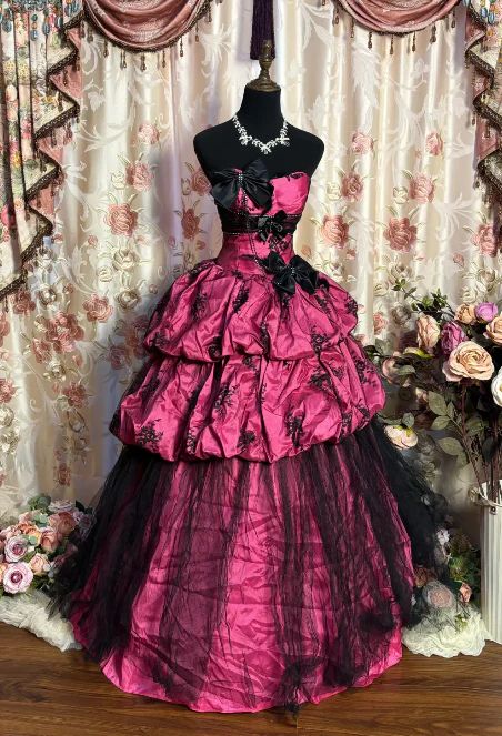 Vintage Sweetheart Neck Pink Tulle Satin Layered Ball Gown Formal Quinceanera Dress With Bow