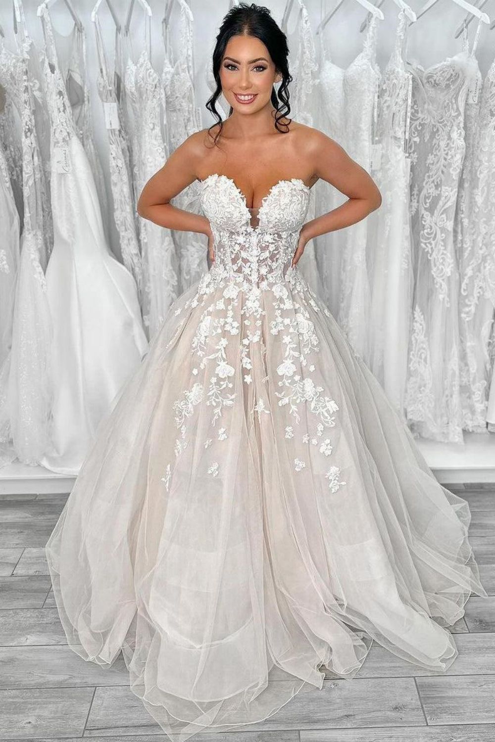 Luxurious A Line Sweetheart Light Champagne Long Prom Dress with Appliques