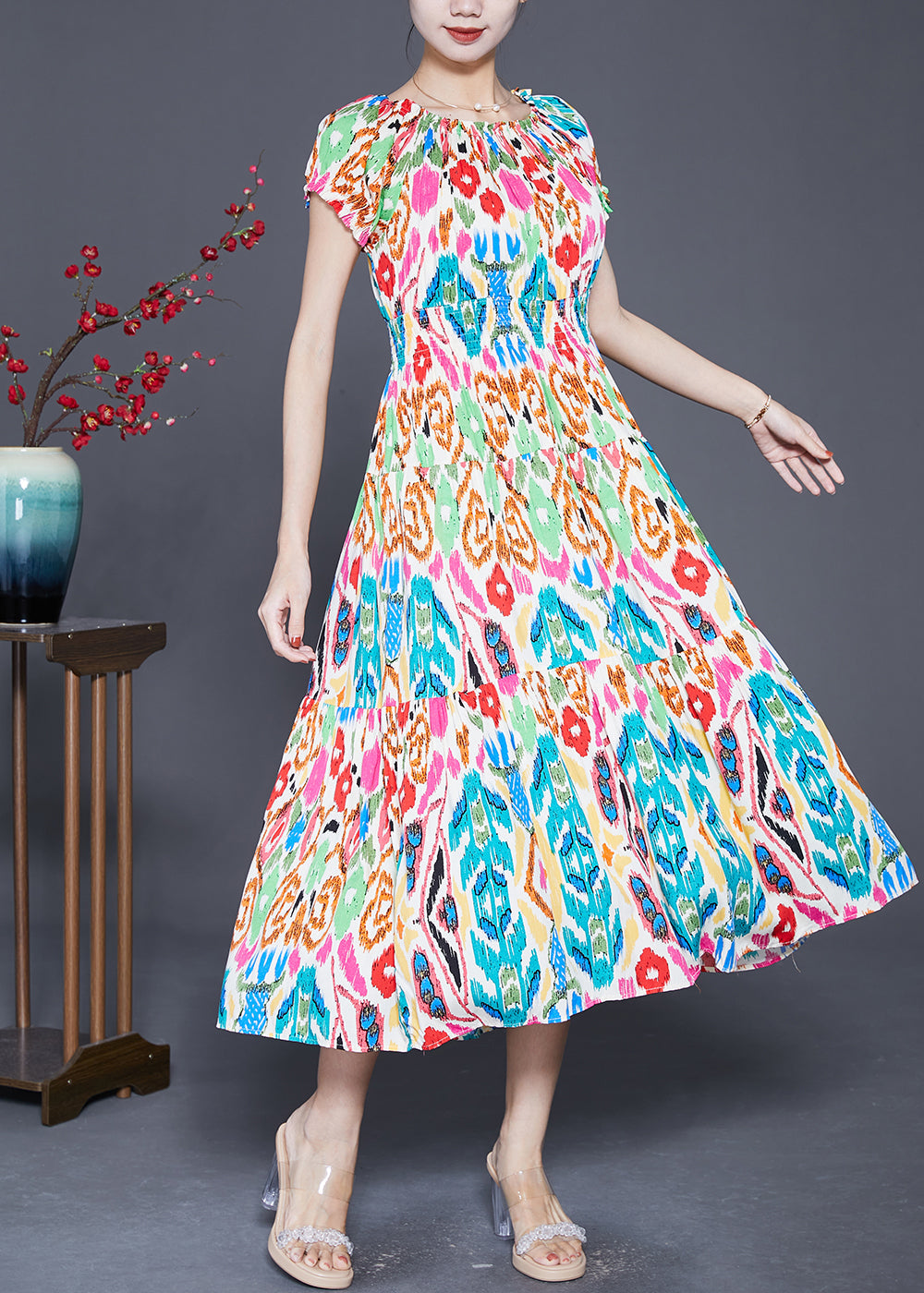 Beautifully Finished Dress in a Timeless Design