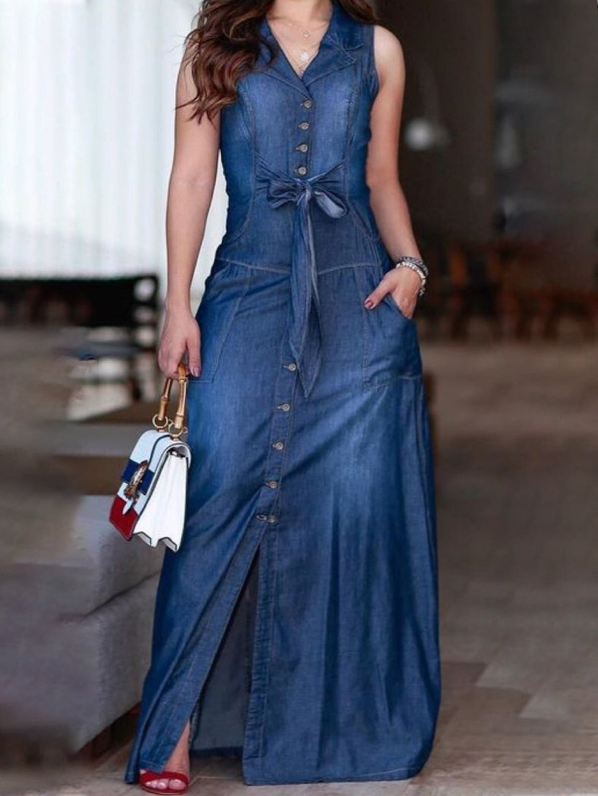 Sophisticated Dress with a Clean Classic Look