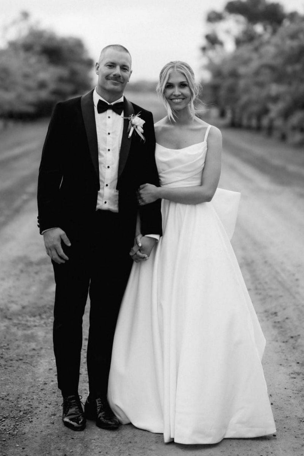 Simple A Line Spaghetti Straps White Wedding Dress with Bowknot